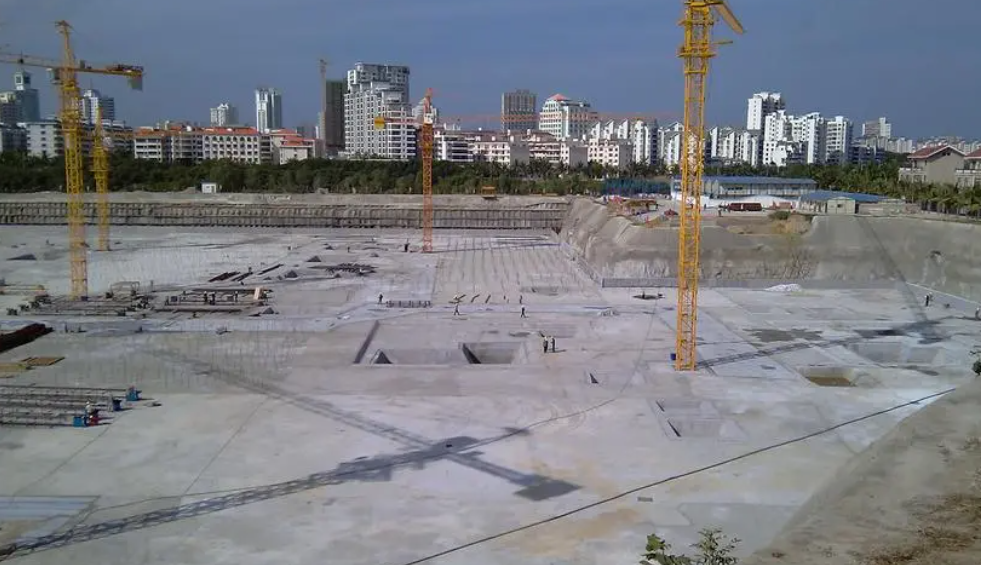 淺析深基坑監(jiān)測(cè)系統(tǒng)的內(nèi)容和方法 淺析深基坑監(jiān)測(cè)系統(tǒng)的內(nèi)容和方法